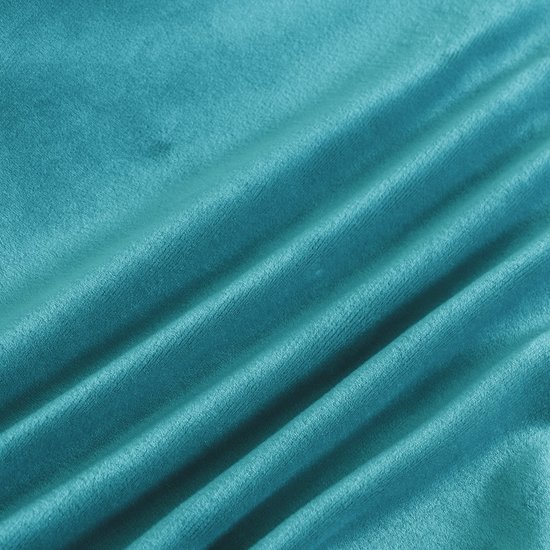 Gladde, turquoise fluwelen stof met golvende plooien.