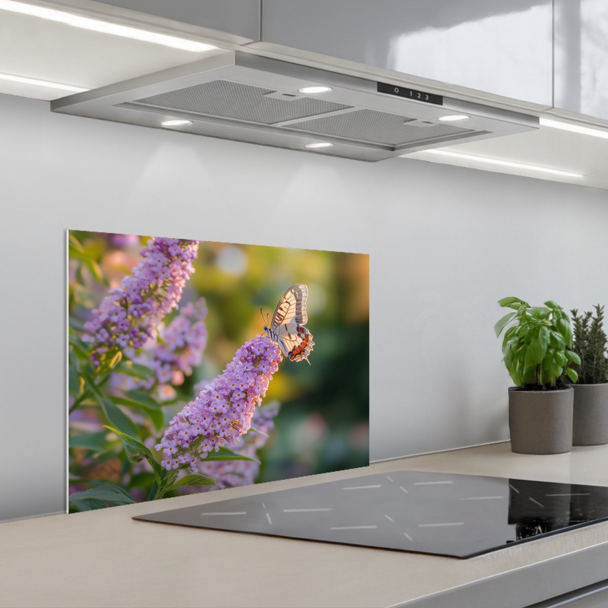 KitchenYeah Spatscherm 60x45 cm Zelfklevende achterwand Sierlijke Vlinder Paarse Bloemen Keuken muurbeschermer Spatwand fornuis