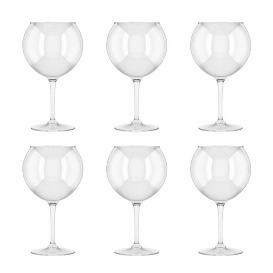 Zes lege, transparante cocktailglazen met bolle kelk.