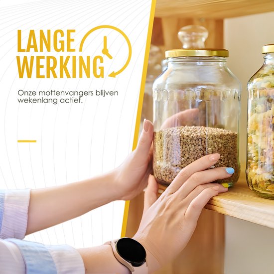 Vrouw pakt pot met granen uit voorraadkast. In de hoek een klok-icoon met tekst 'Lange werking'.