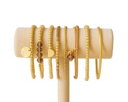 Set van 7 goudkleurige armbanden voor dames met kralen, bedels en bruinaccenten – dames armbanden set in natuurlijke tinten