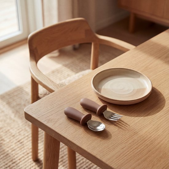 Funnies Kinderbestek 8-delig - Babybestek avec 4 cuillères & 4 fourchettes - Silicone & RVS - Sans BPA et sûr - Pour bébés & tout-petits - Idéal pour manger & grignoter - Design durable - Caramel & Stone Green