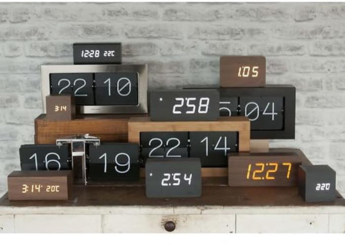 Stil Houten Wekker met Alarmfunctie en USB-aansluiting