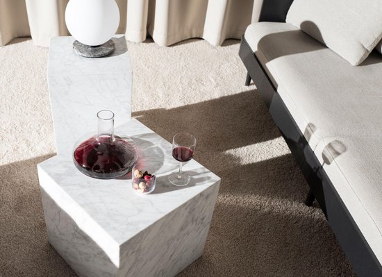 Table d'appoint cubique Plinth d'Audo Copenhagen 40x40 Gris Galaxy