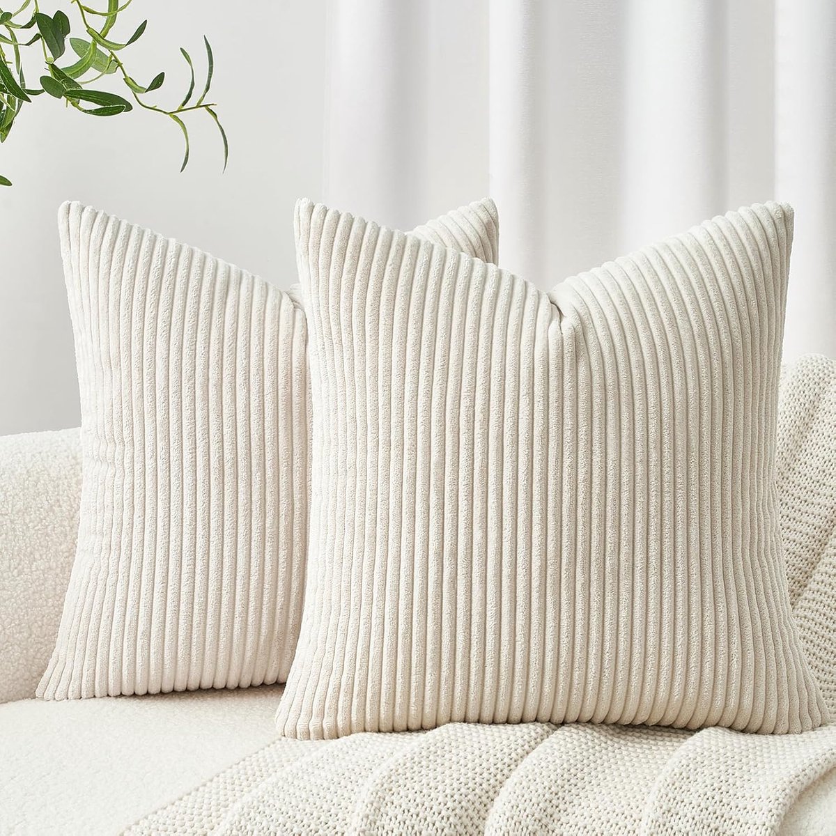 Famanu Geribbeld fluweel corduroy ribfluweel kussenhoezen set van 2 (40x40 cm) – verborgen rits – superzacht – beige wit. Een veelzijdige en handige keuze voor dagelijks gebruik in en om het huis.