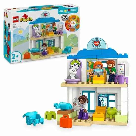 LEGO Duplo dokterscentrum met 3 figuren, een patiënt op een stoel en een panda op een weegschaal.