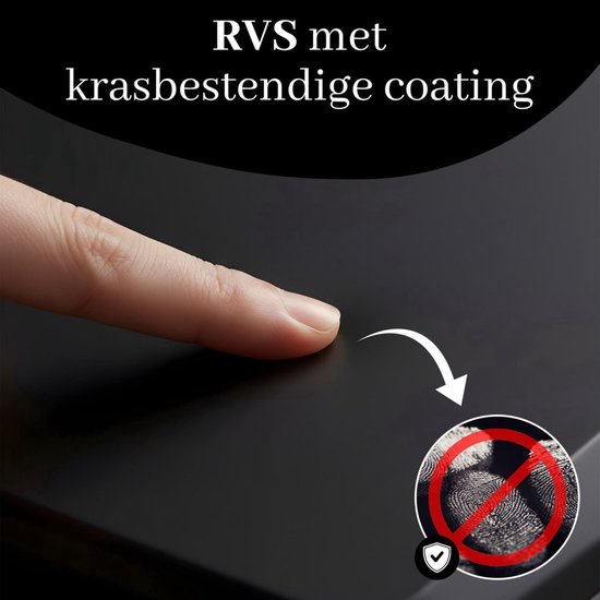 Vinger raakt het krasbestendige oppervlak van een zwarte Bayt prullenbak aan, met een icoon dat vingerafdrukken afwijst.