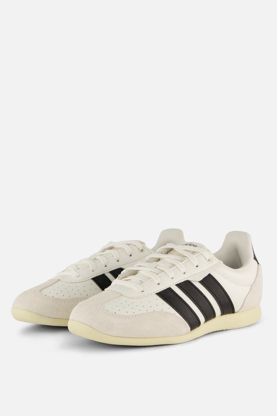 adidas Barreda Low Witte Sneakers