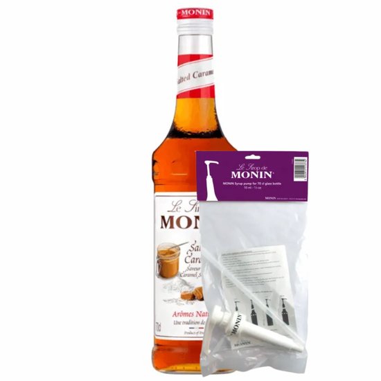 Monin Salted Caramel siroopfles van 70cl met een witte Monin pomp, in verpakking.