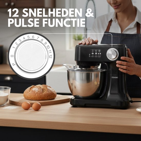 Zwarte keukenmachine met RVS kom. "12 snelheden & pulse functie" op draaiknop.