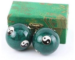 lachineuse - Set Qi Gong Yin Yang ballen - Chinese anti-stress ballen van email ø 45 mm - Gezondheidsballen - Zen ontspanning geschenkdoos - Aziatisch artikel Japan China Feng Shui - Kleur: groen