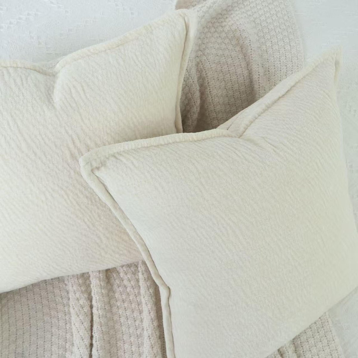 Unyqoos Set van twee zachte chenille kussenslopen voor een stijlvolle woonkamer beige