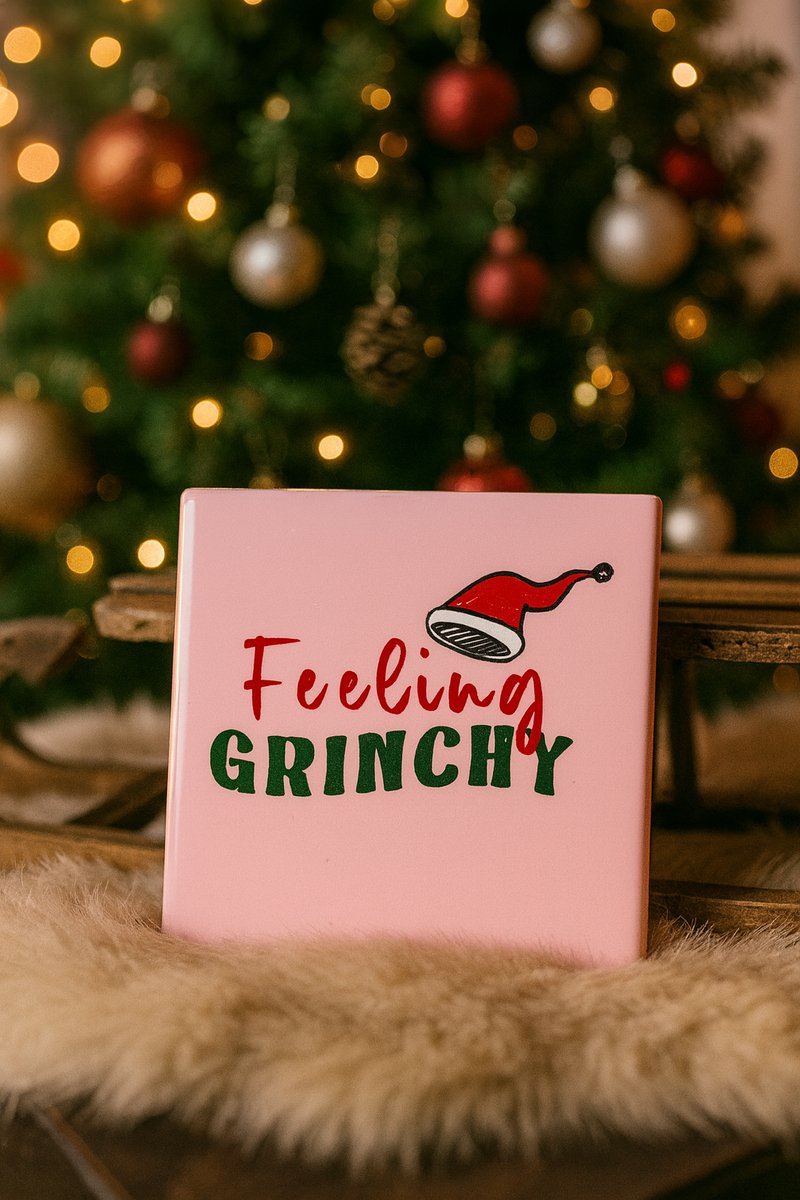 Tegeltje "Feeling Grinchy" | Viva Femme | Tegeltjes met tekst