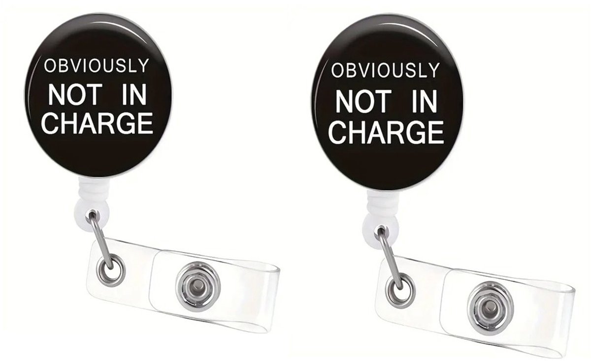 Mj Joys® - Badgehouder met trekkoord - 2-delige Set - Uitschuifbare Badgehouders met Clip - Badgehouder met afrolmechanisme - Badgehouder met trekkoord - Badge Houder - Badge - Badge houder verpleegkundige - Not in Charge