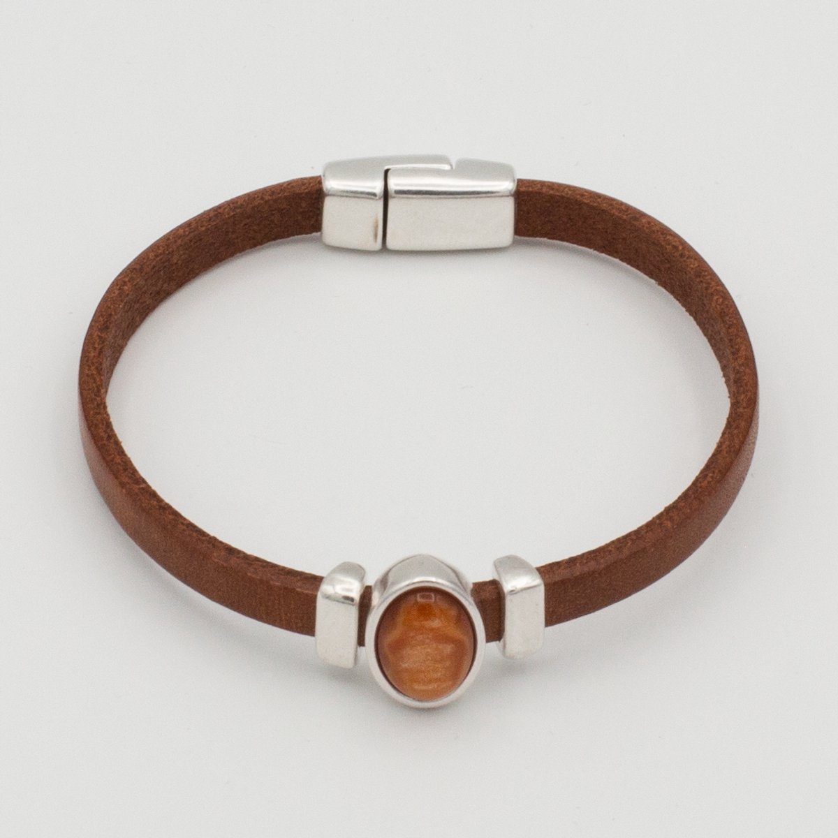 Qoss Armband Femmie Maat S – Handgemaakt Buffelleer met Ovale Cabochon | Magneetsluiting | Nikkelvrij | Canyon