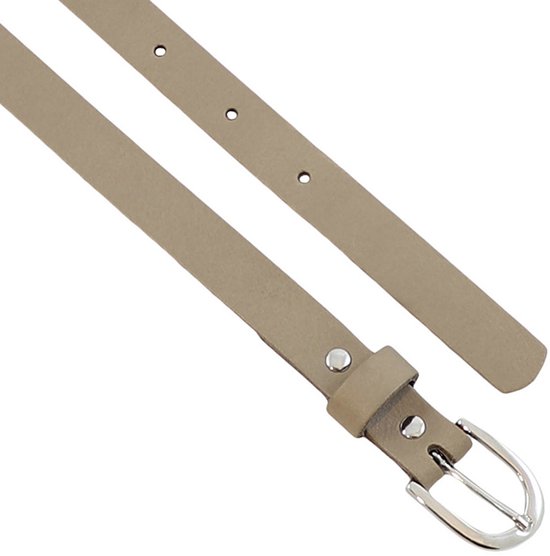 Leren tailleriem in taupe met zilverkleurige gesp, dichtbij gefotografeerd.
