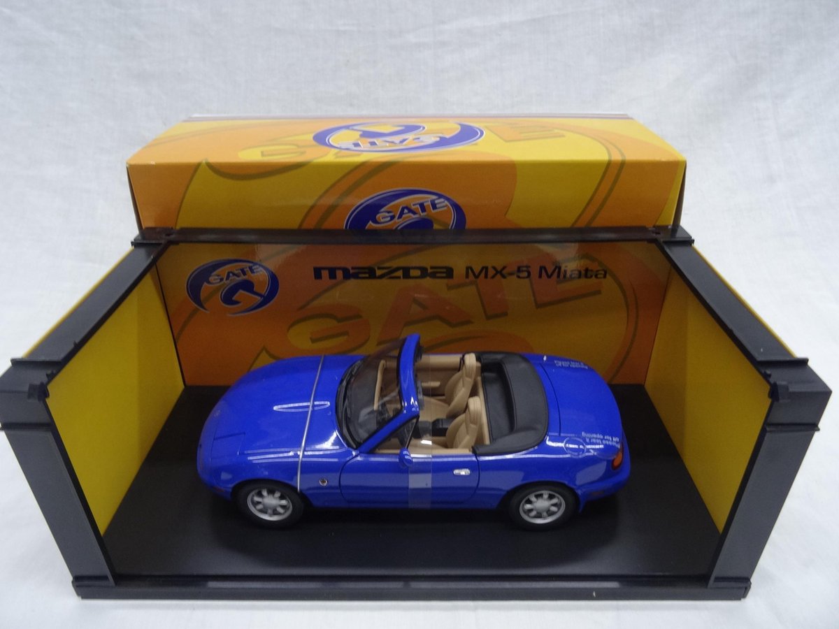 Mazda MX-5 ダークブルー 1/18スケール Mazda MX-5 ダークブルー