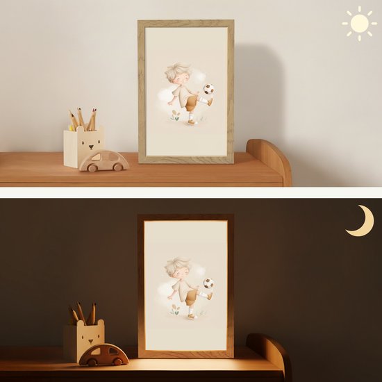 Nachtlampje 20x30 cm - Kinder lampje - Jongen - Beige - Minimalistisch - Voetbal - Tafellamp kinderkamer - Slaapkamer lamp - Bedlamp kinderen - Kinderlampje stopcontact - Wandlamp babykamer - Nachtlampjes van Merkloos — afbeelding 4