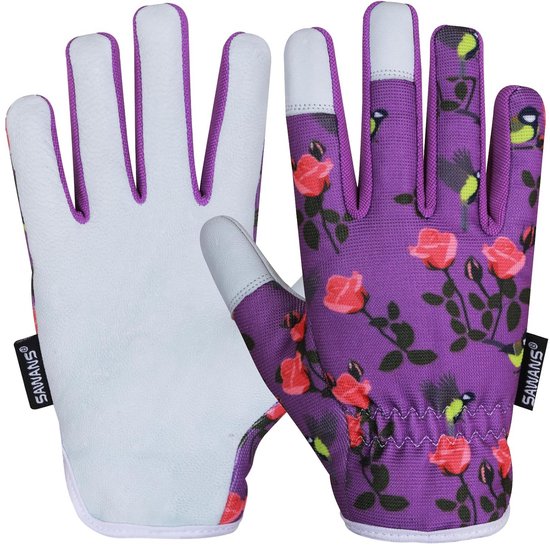 Lichtgrijze handpalm met paars doek met bloemen en vogels. De paarse randen zijn accenten.