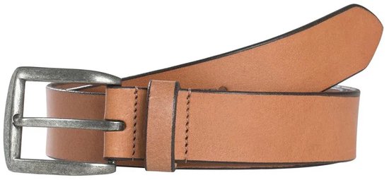 Bruine leren riem met rechthoekige metalen gesp en stiksels.
