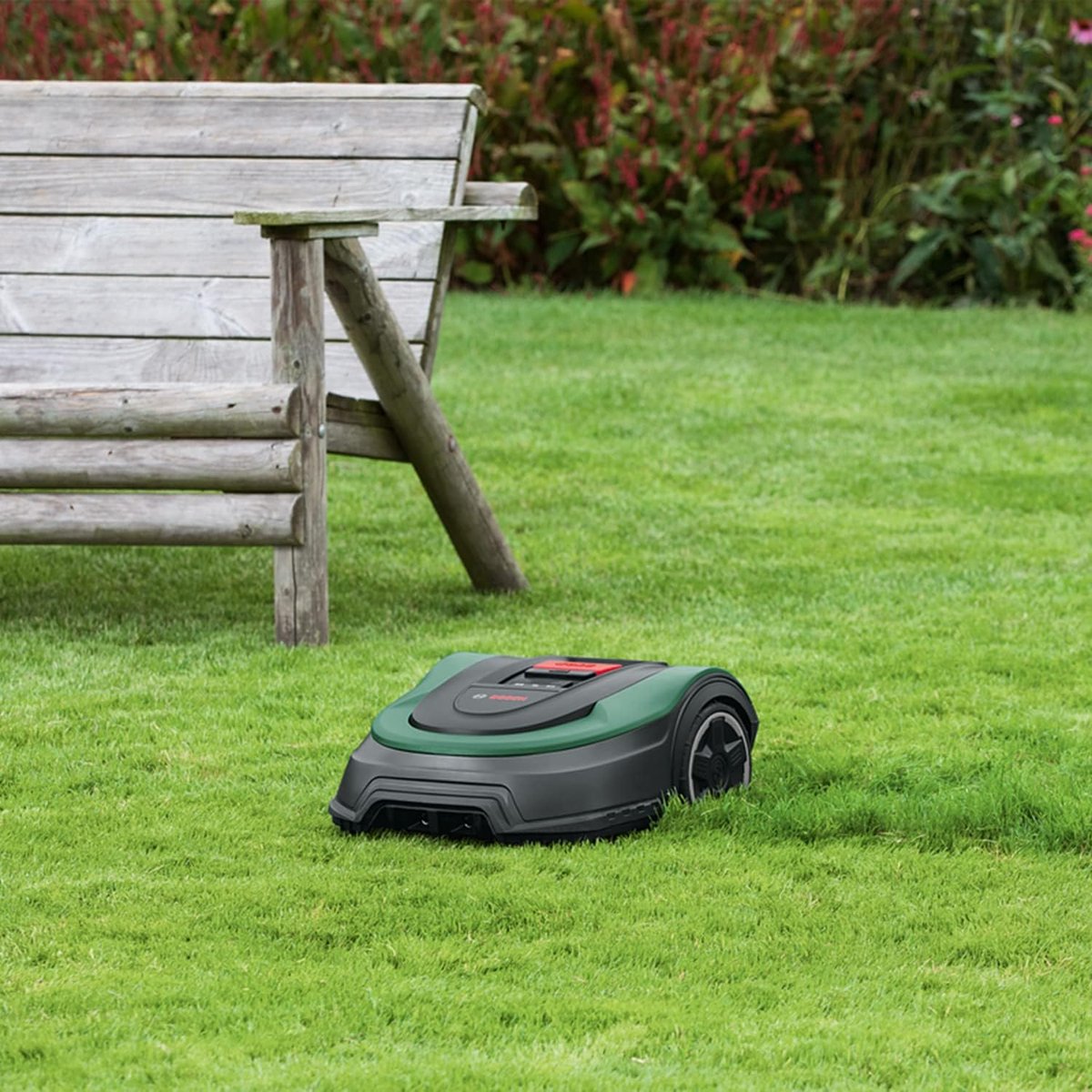 Slimme Robot Grasmaaier voor gazons tot 500 m² | App-bediening, LogiCut Technologie & BorderCut voor Strakke Randen | Snelle 18V Accu, Laadstation Inbegrepen | Zelfrijdend, Smalle Paden Beheer |