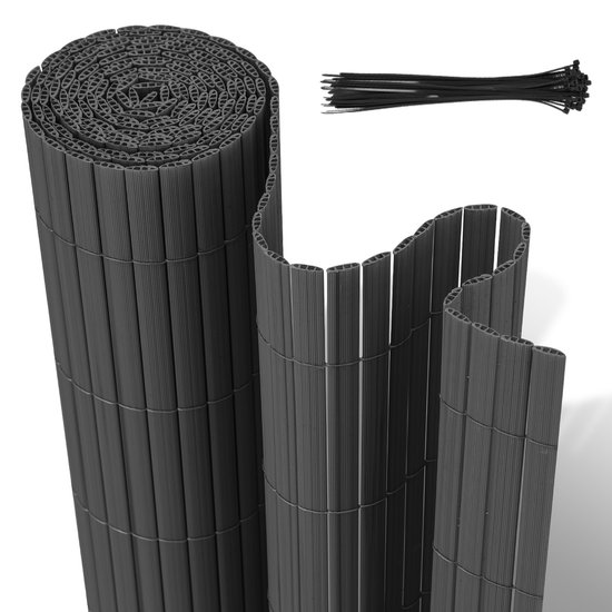 Opgerolde en uitgevouwen donkergrijze privacy schermen met tie-wraps.