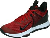 Nike lebron witness iv in de kleur zwart.
