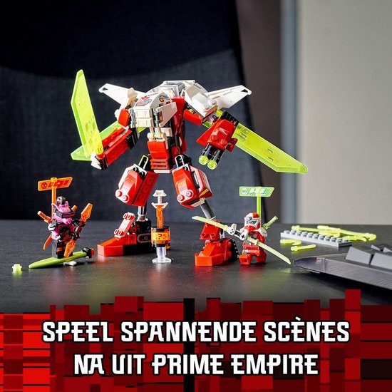 Rood-witte mech en minifiguren met groene zwaarden op een bureau, tekst 'Speel spannende scènes na uit Prime Empire'.