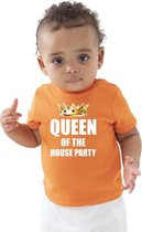 Queen of the house party met gouden kroon t-shirt oranje baby/peuter voor meisjes - Koningsdag / Queensday - kinder shirtjes / feest t-shirts 18-24 mnd
