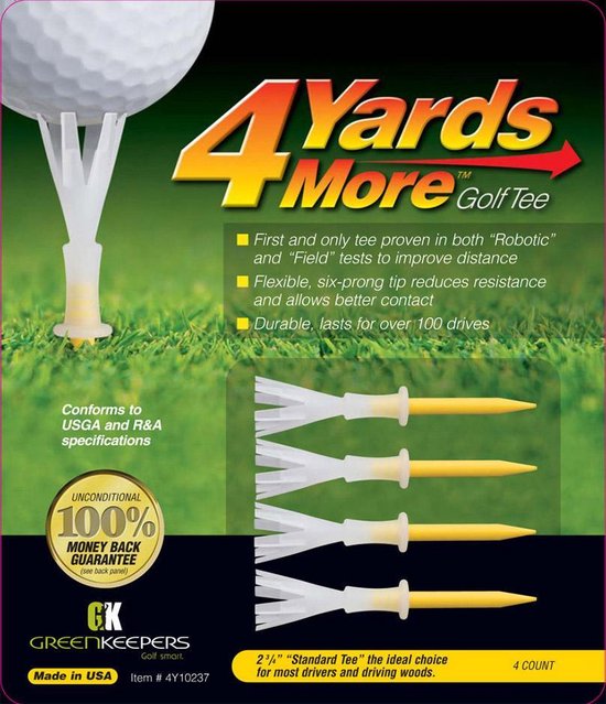 Vier gele "4 Yards More" golftees met een flexibele, zes-prong punt. Een witte golfbal is op de bovenste tee geplaatst. Tekst vermeldt "4 COUNT" en "Made in USA".