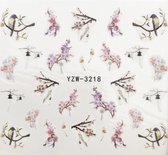 2 vel wateroverdraagbare nagelstickers: Vogels en takken