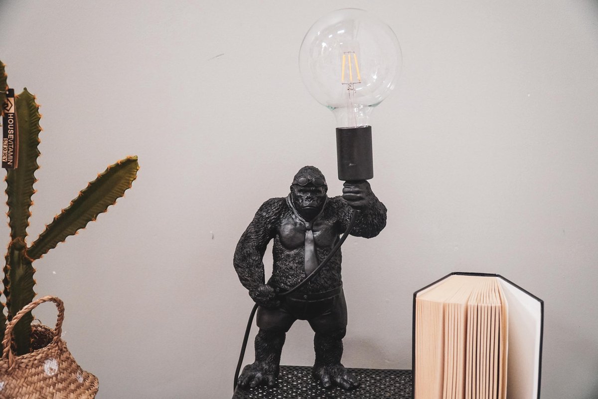 gorilla hologram lamp