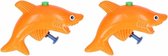 2x Stuks haai waterpistolen oranje 9 cm - kunststof waterspeelgoed voor kinderen