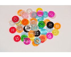 Semi transparant overhemdknoopje met mooie glans. Doorsnede 11 mm.  Mix zakje van 50 stuks.