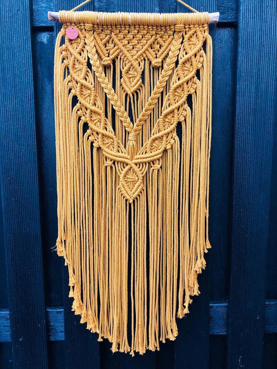 Muurdecoratie - macrame - macramé - 210 - mosterd - handgemaakt - knopen - touw - wanddecoratie, wandkleed