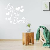 Muursticker La Vie Est Bella -  Wit -  134 x 120 cm  -  franse teksten  alle - Muursticker4Sale