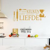 Muursticker In Deze Keuken Wordt Gekookt Met Liefde - Goud - 160 x 60 cm - keuken alle