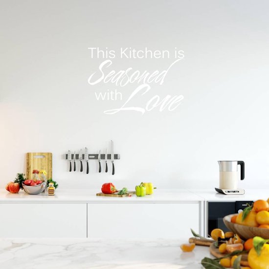 Muursticker This Kitchen Is Seasoned With Love - Wit - 80 x 57 cm - keuken engelse teksten