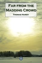 Boekomslag: "Far From The Madding Crowd" door Thomas Hardy, met een winterse zonsopgang boven een besneeuwd landschap met bomen.