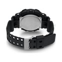 Zwarte G-Shock horloge met zilverkleurige gesp en metalen achterkant, van bovenaf gezien.