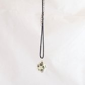 D20 Necklace Creme dobbelsteen ketting Creme DND