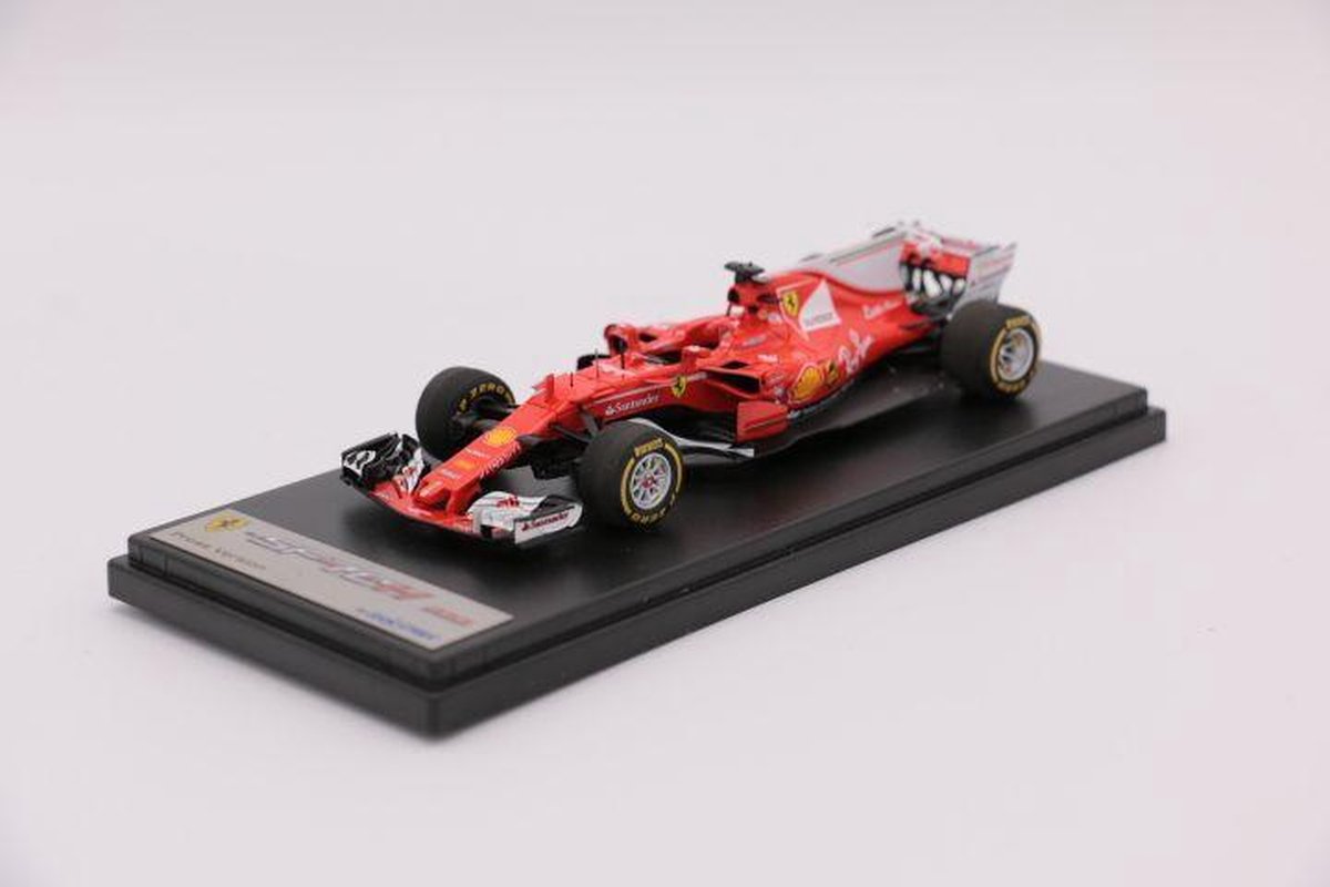 De 1:43 Diecast modelauto van de Ferrari SF70-H pers Versie 2017.De fabrikant van dit schaalmodel is Looksmart.