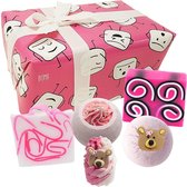 Cadeau Bad Geschenkset "Mallow Out" met handgegoten zeep, bath bombs en meer!