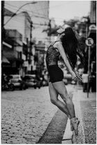 Poster – Dansende Vrouw (zwart/wit) - 60x90cm Foto op Posterpapier