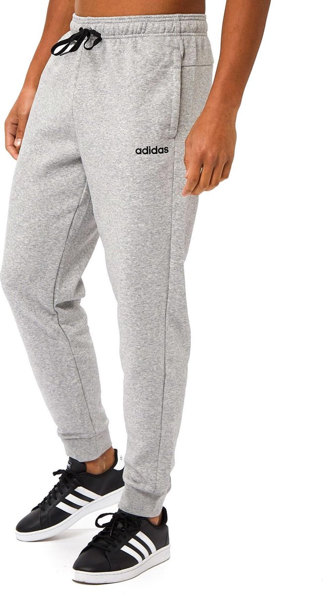 adidas Essentials Plain T Pant Fleece Heren Broek - Medium Grey Heather/Mgh Solid Grey - Maat S - adidas