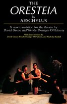 Boekcover met de titel 'The Oresteia' van Aeschylus, een nieuwe vertaling. Een toneelgroep staat op een podium in donkere kleding.