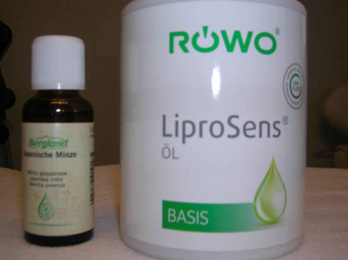 Goedkoopste Röwo LiproSens Massageolie 500ml & Bergland Japanse Muntolie 30ml 1set