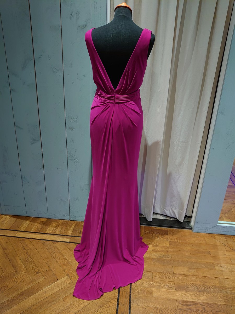 Sexy jurk met split en lage rug | bol.com