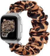 Versa scrunchie band - panter bruin - Geschikt voor Fitbit - SM - Horlogeband Armband Polsband