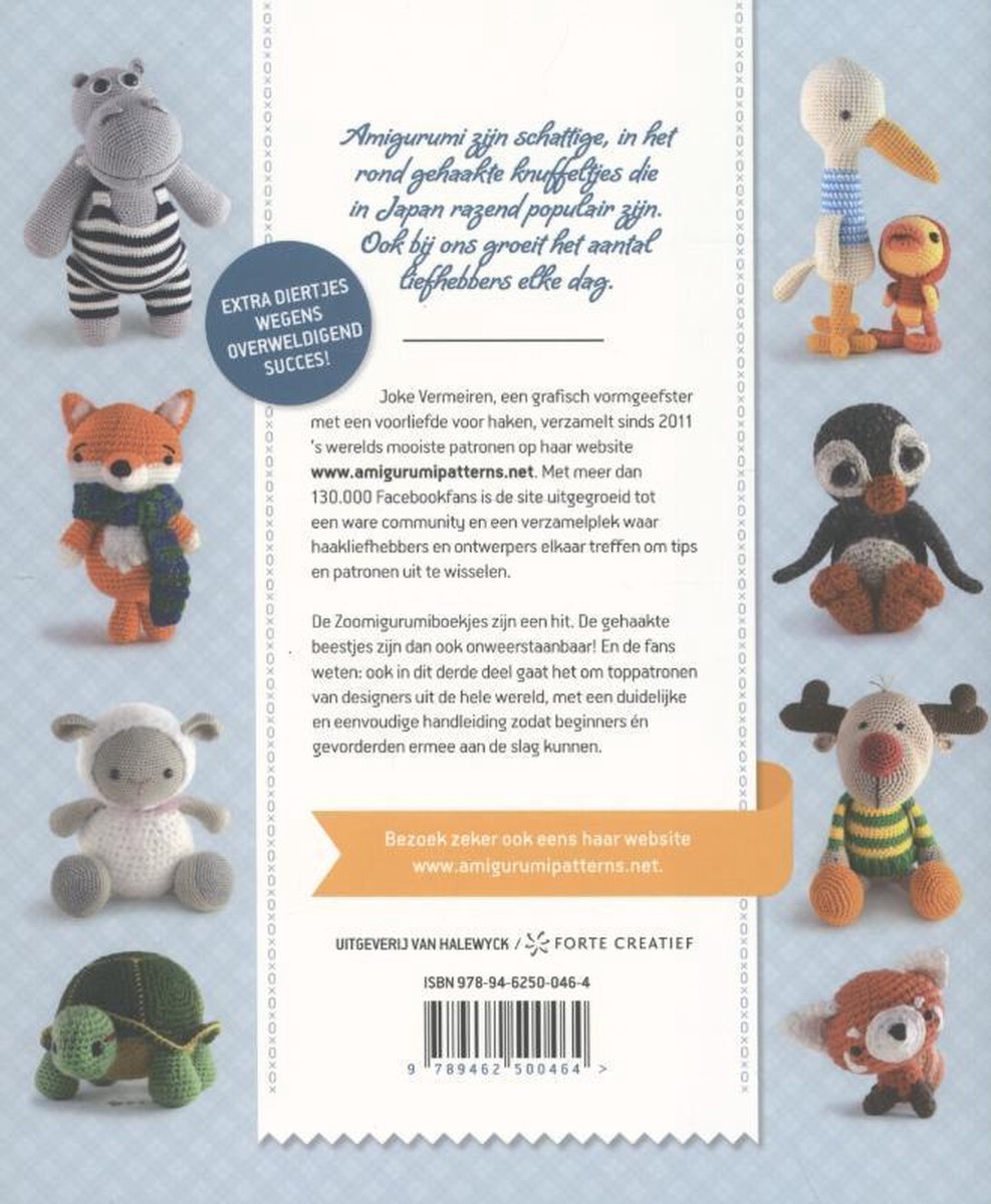 Een boek met gehaakte amigurumi knuffels: een nijlpaard, vos, schaap, schildpad, leeuw, egel, tijger en twee kleine vogels.